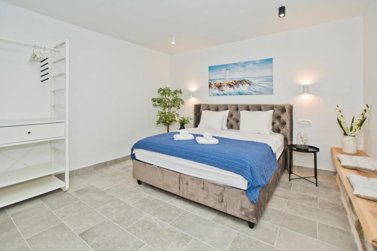חוואר Apartment And Studios Happy Place מראה חיצוני תמונה